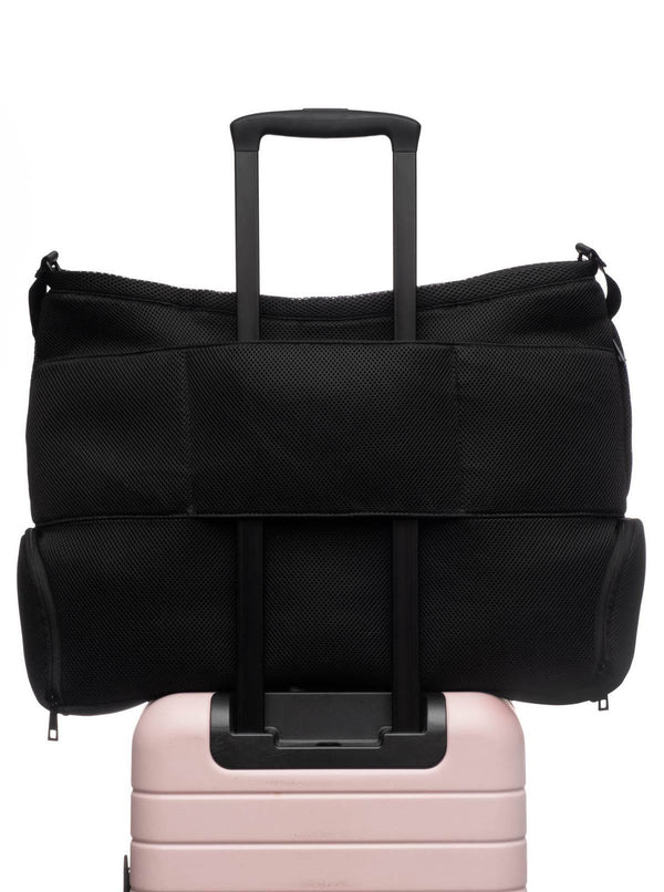 Go Dash Dot Weekender Bag - Convenient Travel Suitcase Connection